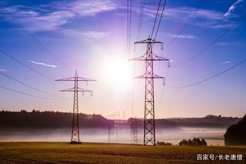  高壓線沒有外絕緣護套，下雨天能防漏電嗎？